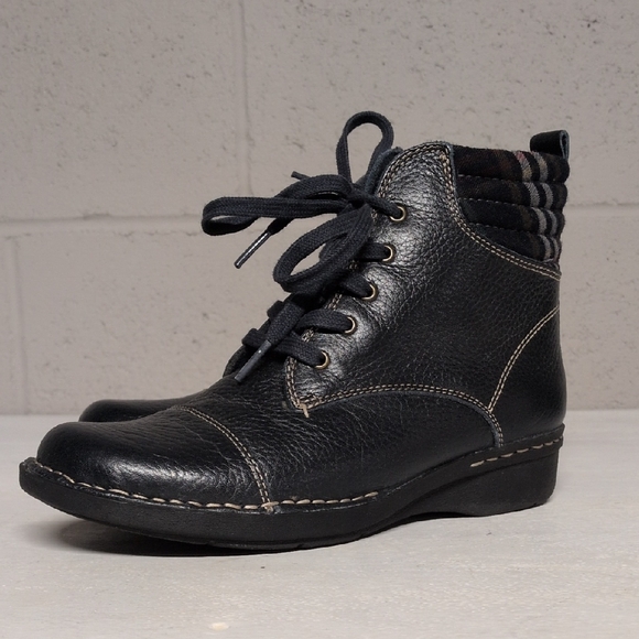 Clarks Shoes - Clarks Whistle Bea Navy Leather Quilted Plaid Lace up Ankle Bootie Size 7